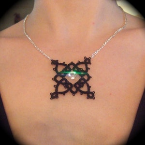 Tatted Pendant Necklace - Victoriana