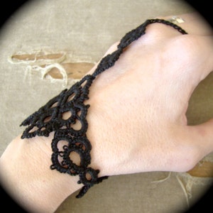 Tatted Slave Bracelet Petals image 3