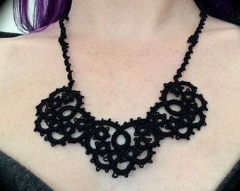 Tatted Lace Statement Necklace - Scallop