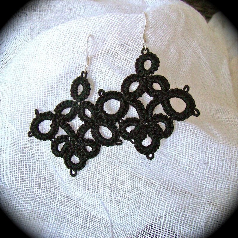 Tatted Lace Earrings Tenebrous Simple image 1