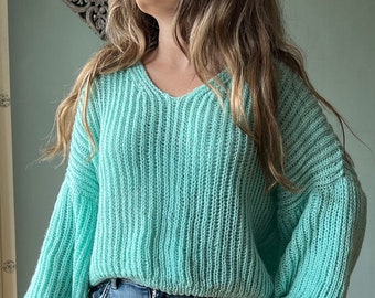 Handgestrickter Pullover  in der Farbe der Wellen des Meeres, Strickpullover Acryl Wolle, handmade Sweater, knitted oversized Sweater