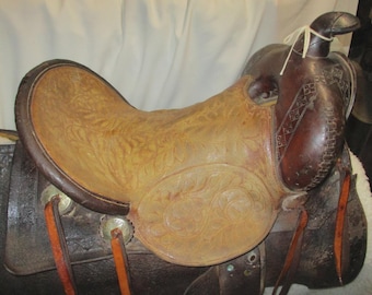 Antiguo FAMOSO JUMBO Extra Elegante Asiento Acolchado Temprano Borde Repujado Doble Aparejo