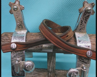 Hermoso par de espuelas CROCKETT (CR) talla grande para hombre, grabadas a mano y montadas en PLATA.