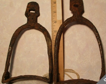 Pareja de auténticos estribos vikingos para montar a caballo del siglo IX al XI NORUEGA