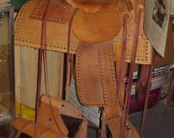 US Marshal Ralph Hooker Spotted Highback Saddle Bags & Slicker Museum Show piece