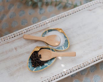 Handmade Clam Shell Salt and Pepper Dish Set Gift