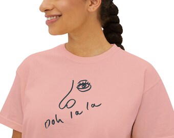 Oh La La Boxy Tee, camiseta para mujer, camiseta holgada con estampado, camisa de moda, top de estilo francés, ropa elegante parisina