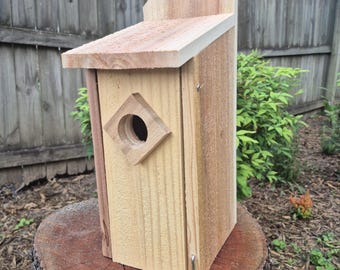 Cedar Rustic Wood Bluebird House
