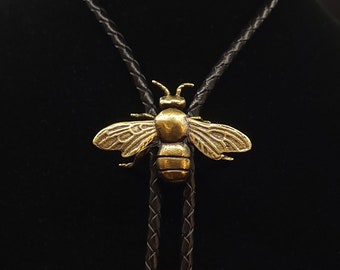 ABEJA - Escarabajo feroz Bolos - Corbata de bolo de insecto de latón, regalo, joyería informal, accesorios de insectos para hombre, collar de insectos para mujer, regalo de apicultor dorado