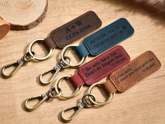 Personalized Keychain, Engraved Leather Key Holder, Customized Keychains for Mom and Dad, Christmas Gift for Him, Best Friend Gift for Her