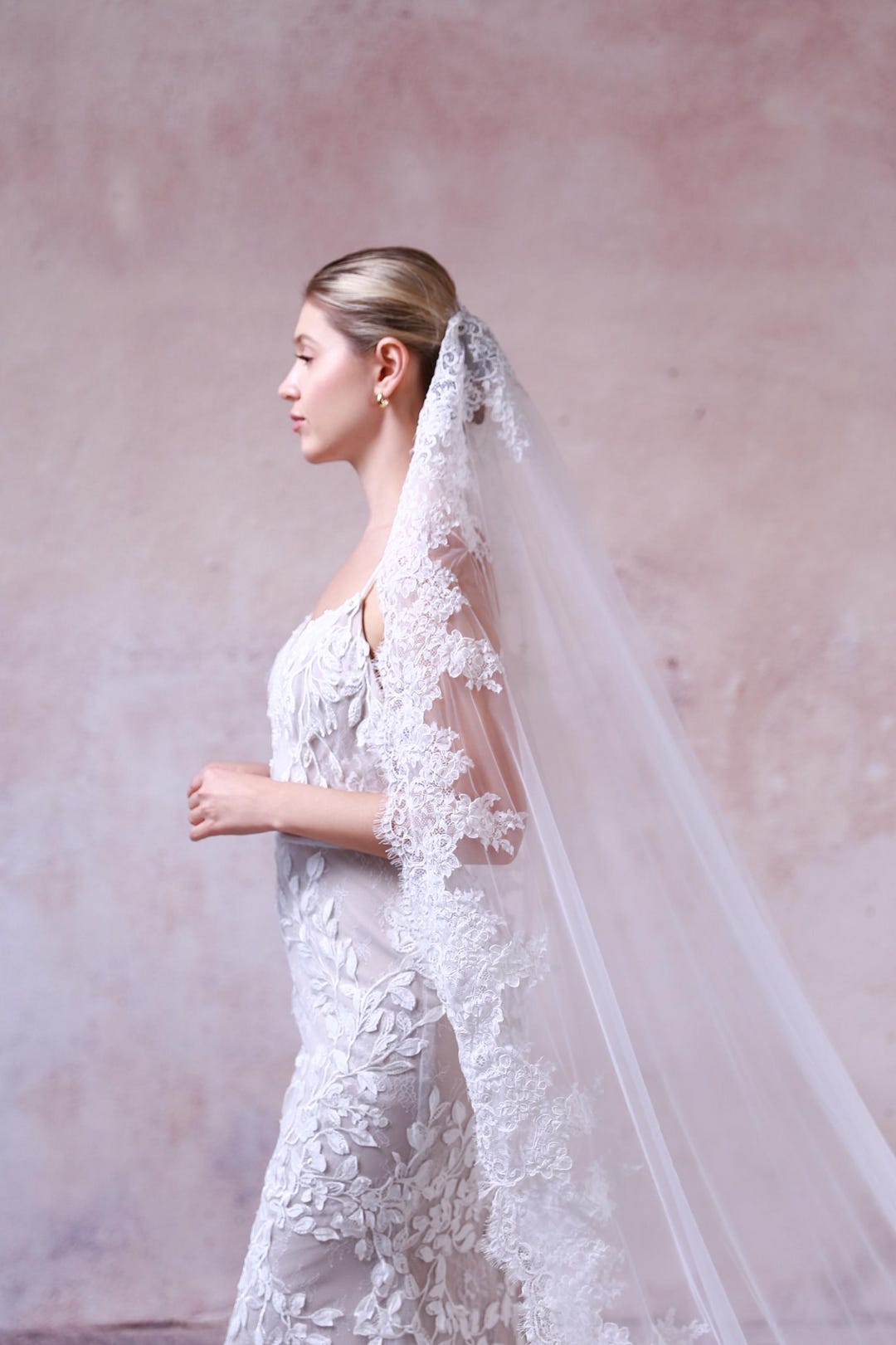 New Beautiful eyelash lace 1T veil white or ivory Lace Mantilla Veil - Eyelash Lace Cathedral Bridal Veil  main image 4