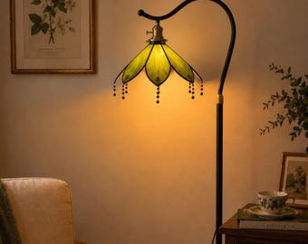 Vintage Stained Glass Floor Lamp, Green Standing Lamp for Living Room, Bedroom, Reading Nook
