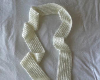 sciarpa all'uncinetto in mohair bianco, sciarpa in lana lavorata a mano color crema, sciarpa morbida e leggera