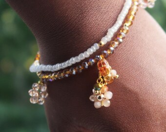 Pulsera de cuentas otoñal / Crema, dorado y acero inoxidable