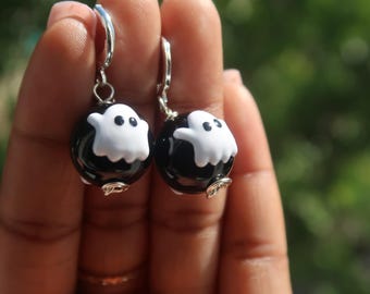 Pendientes de fantasma de Halloween hechos a mano / Plata resistente al deslustre