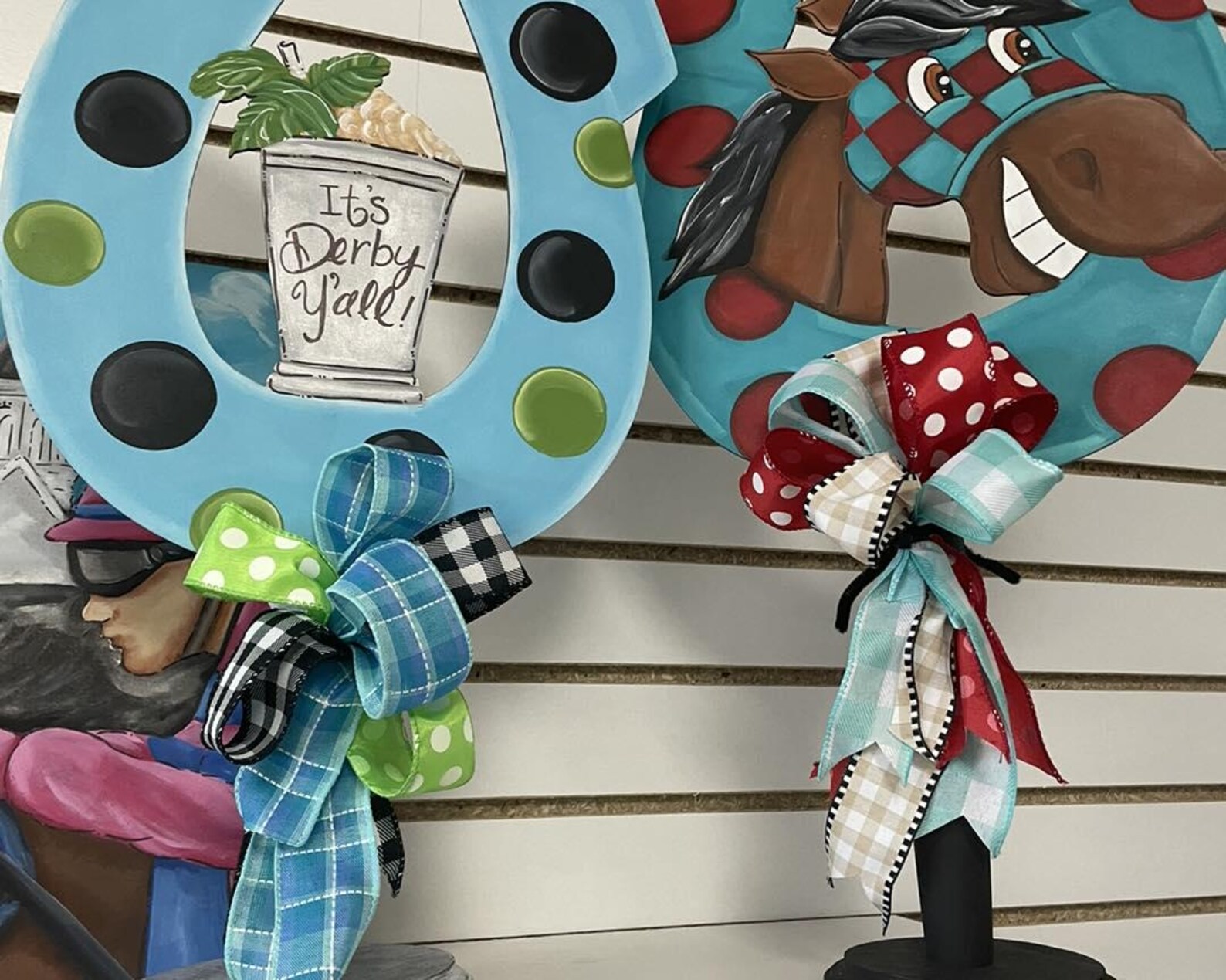 Derby-goofy Horse in Horseshoe Table Topper - Etsy
