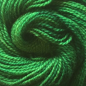 Kettle Dyed DK Weight 2 ply Wool Yarn Emerald Green 1 3.85 oz 109.15 g 200 yds 182.88 m image 1