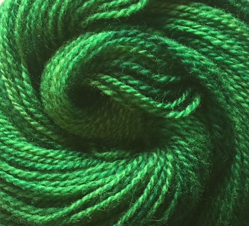 Kettle Dyed DK Weight 2 ply Wool Yarn Emerald Green 1 3.85 oz 109.15 g 200 yds 182.88 m image 1