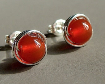 Clous d'oreilles en cornaline 5 mm 6 mm 8 mm Boucles d'oreilles en cornaline Fil de fer enveloppé dans de l'argent sterling Boucles d'oreilles tige