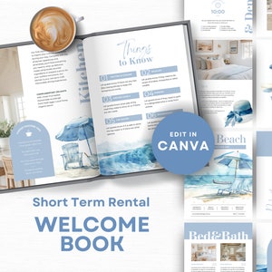 Op de afbeelding: Een welkomstboek voor kortlopende huur met een blauw en wit aquarelontwerp met een strandscene met een parasol en stoelen. Het boek bevat secties voor de keuken, de slaapkamer, de badkamer en weetjes. De tekst op de omslag luidt "Korte termijn verhuur Welkomstboek".