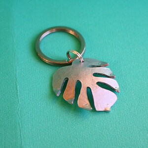 Hammered Monstera Leaf Keychain Aluminum Jewelry Key Ring image 2