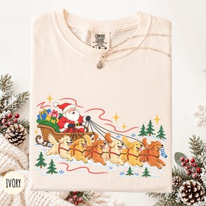 Santa Golden Retriever Christmas Shirt Comfort Colors
