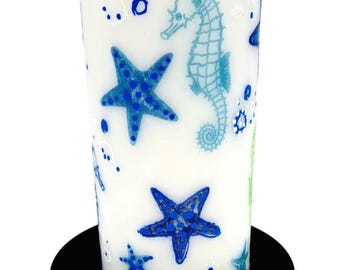 Handbemalte Decoupage Nautische Wachskerze mit Seepferdchen, Muscheln und Seestern. Unbeduftet, 3"×6"