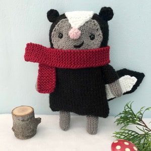 Amigurumi Knit Skunk Pattern Digital Download imagem 2