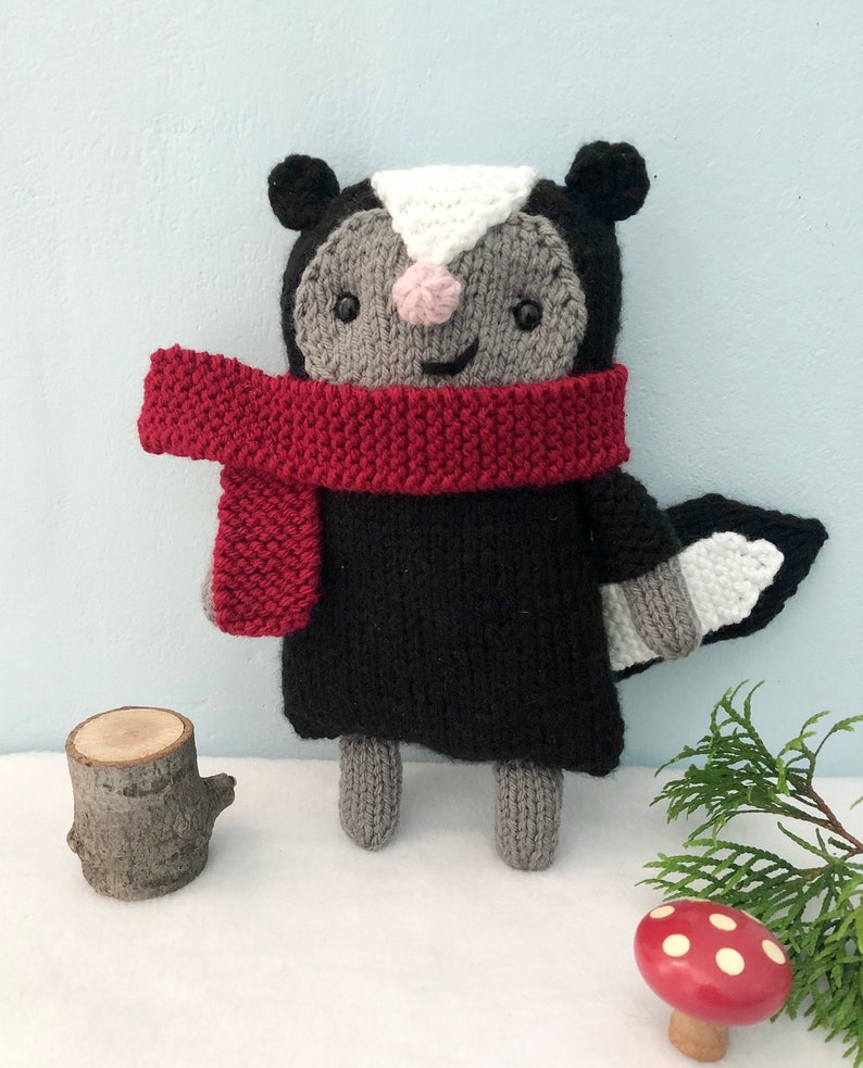 Amigurumi Knit Skunk Pattern Digital Download imagem 2