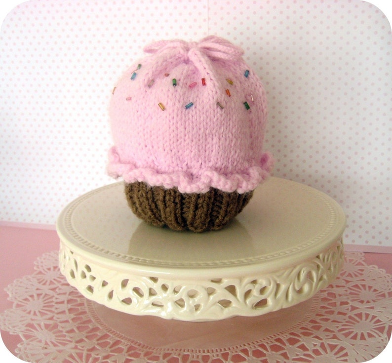 Sale Amigurumi Knit Little Cupcake Purse Pattern Digital Download image 1