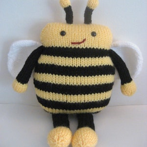 Sale - Amigurumi Knit Bee Pattern Digital Download