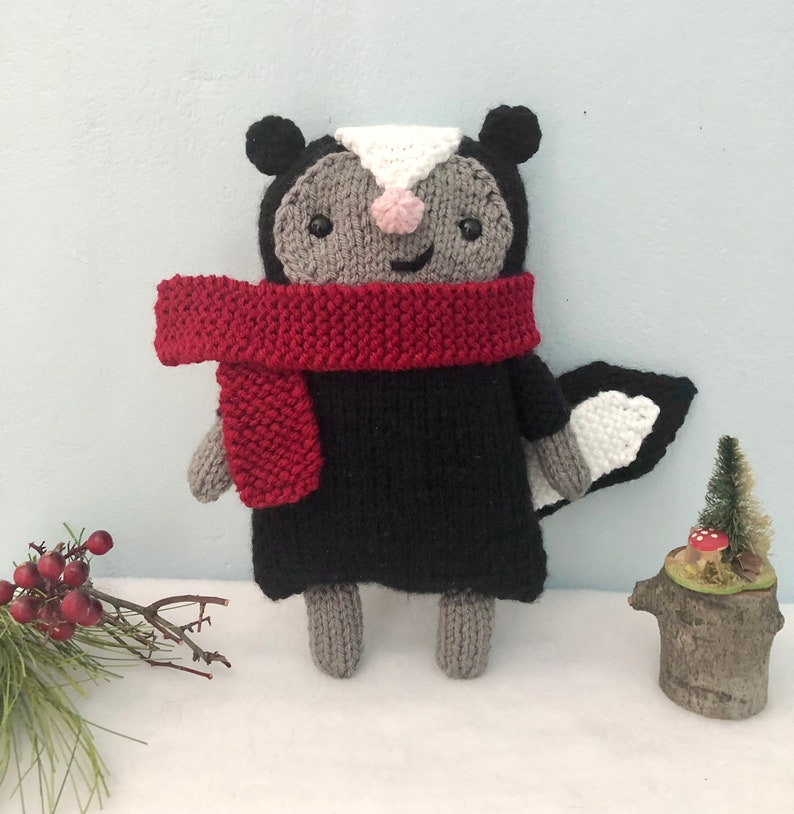 Amigurumi Knit Skunk Pattern Digital Download imagem 3