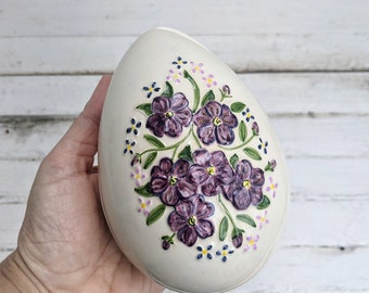 Vintage hand painted ceramic egg trinket box, violet flowers, Easter gift, jewelry box