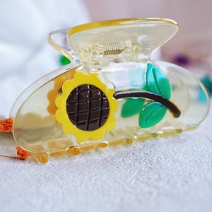 Sunflower Hair Claw Clip, Cute Floral Hair Accessory, Acrylic Flower Hair Clip, Aesthetic Sunflower Hair Clip for Women, Summer Hair Clips