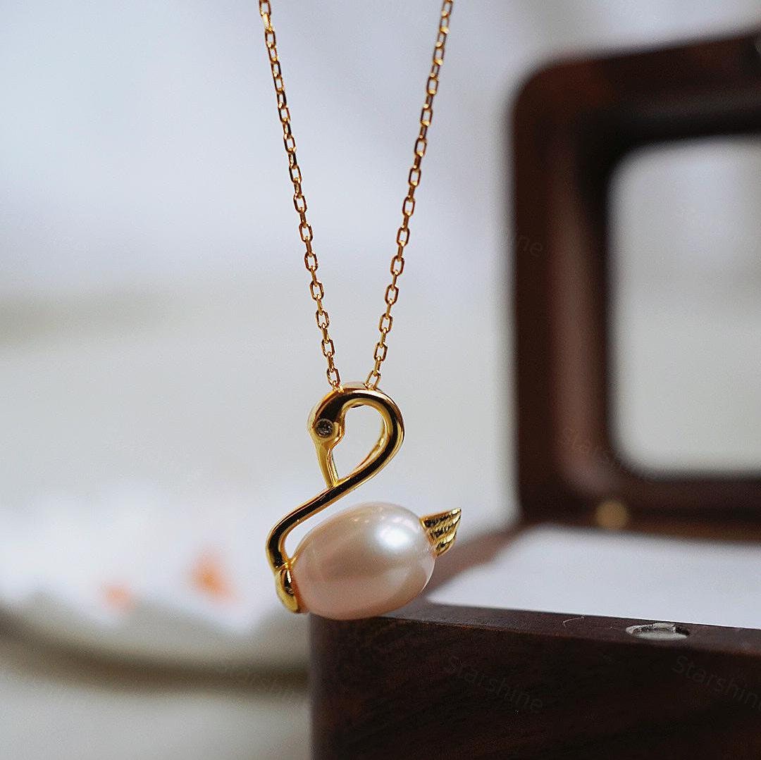 ネックレス・ペンダント [KATENKELLY] Swan Pearl Necklace Pearl Swan - Etsy