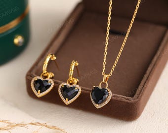 Dainty Black Onyx Heart Jewelry Set | Classic Necklace and Earrings for Evening Wear | Gift for Mom