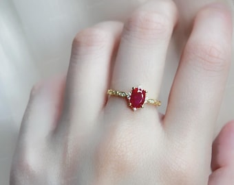 Vintage Ruby Diamond Engagement Ring in 14K Gold - July Birthstone Jewelry - Anniversary Gift - Handmade Red Gemstone Ring - Gift for Her