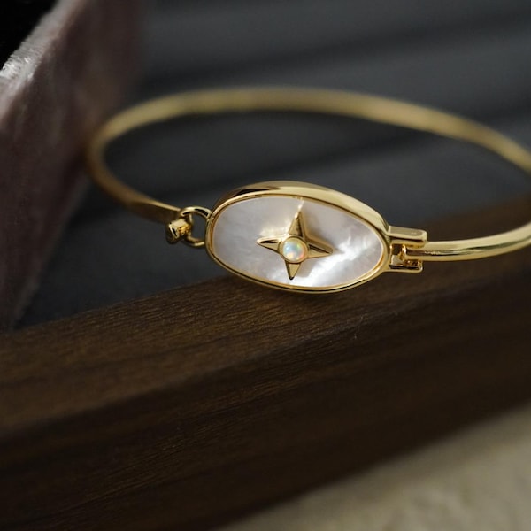 Vintage White Shell Opal Star Bracelet - Dainty Oval Shell Charm Gold Bracelet - Elegant Stackable Bracelet for Women - Gift for Mom Her
