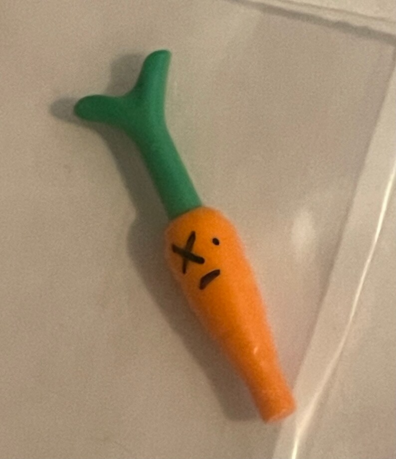 Drunken Carrot Mini Art toy image 2