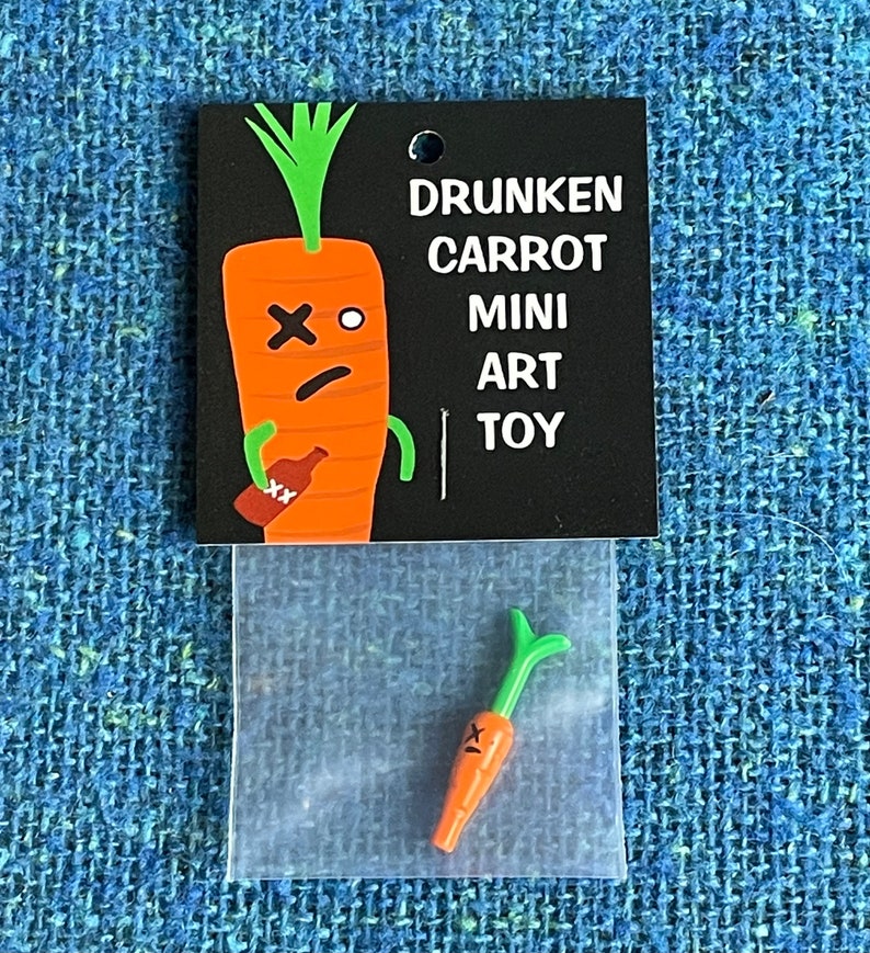 Drunken Carrot Mini Art toy image 1