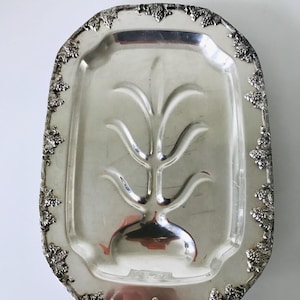 Vintage Old English silver plated carving footed serving tray with tree well