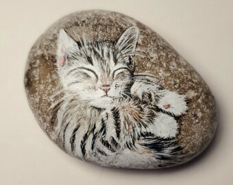 Pet portrait on rock - Custom hand painted realistic and detailed cat or dog portrait on a stone from your photos.