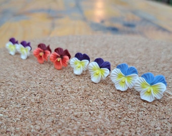 Mini pansy stud earrings, Miniature floral stud earrings, Realistic flower earrings, Nature Floral Jewelry, Summer Botanical Jewelry