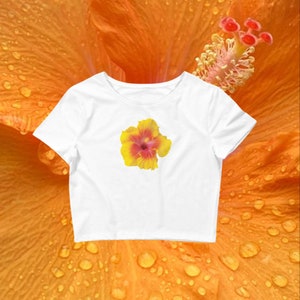 Hibiscus Flower Graphic Baby Tee: Tropical Y2k Crop Top