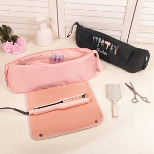 Benutzerdefinierte Geburtsblume Reise tragbar Personalisieren Sie Haar-Werkzeuge Reisetasche und hitzebeständige Matte, 2-in-1 Design
