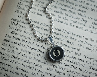 Embrace Ohana Vibes: Typewriter Key NECKLACE featuring the Letter 'O' for a Nostalgic Retro Twist