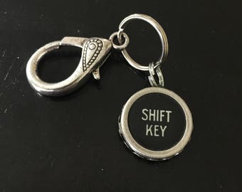 Unique Typewriter Key Chain - Unlock Nostalgic Charm!