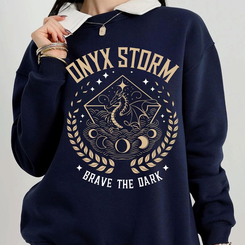 Dragón de Tormenta de Ónix SVG PNG, Brócoli del Escuadrón de Búsqueda de Tormenta de Ónix, Camiseta de Fan de Romantasy de Ridoc, Camiseta de Jinete de Dragón, Regalos para Ratoncitos de Biblioteca imagen 5
