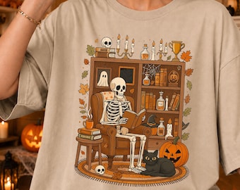Cozy Ghost Reading Halloween PNG, Spooky Bookshelf Digital Art (300 DPI), Ghost Reading Book Design, Halloween Book Lover, Retro Ghost Tee.