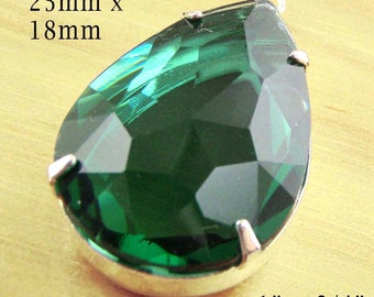 Sheer emerald green 25x18mm glass pear or teardrop shape pendant, the May birthstone color!